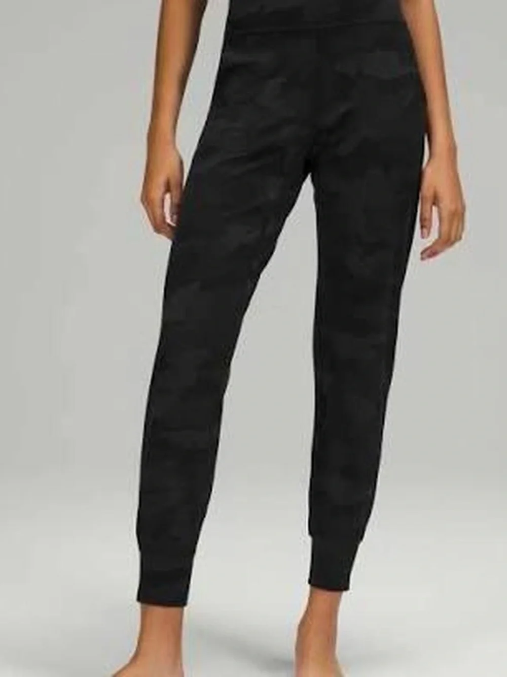 High-Waist Black Camo jogger Pants